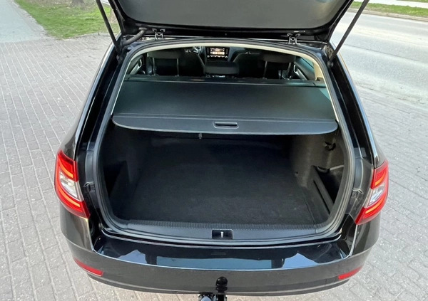 Skoda Octavia cena 48700 przebieg: 182555, rok produkcji 2017 z Pszczyna małe 742